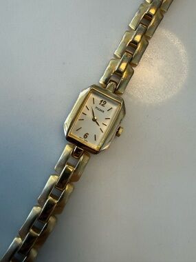 Vintage Women’s Gold Tone Pulsar Watch - Model 705125 ; V400-X149